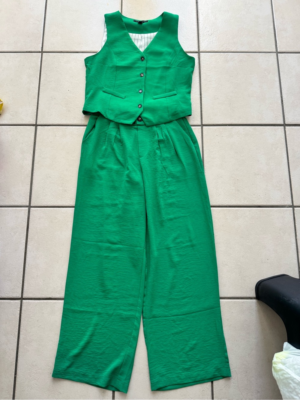 High-Waist Wide-Leg Pants with Matching Vest in Green